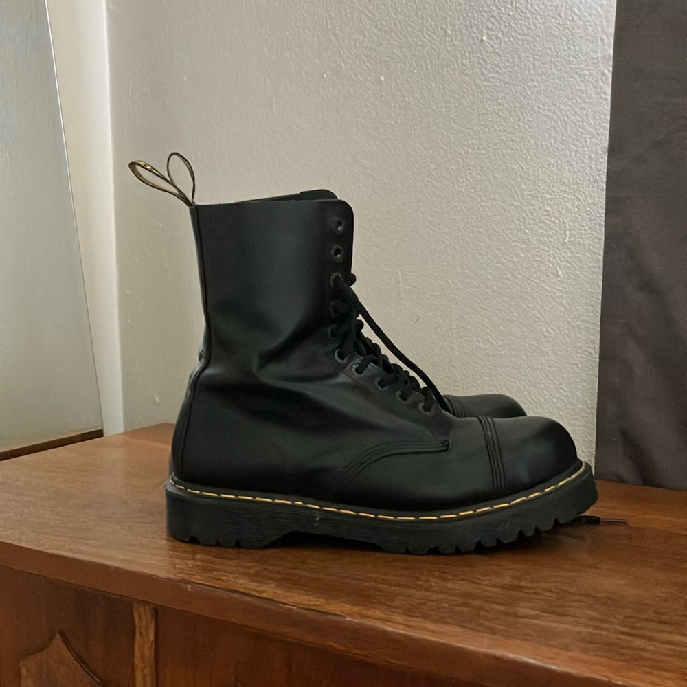Black Leather High-Top Combat Boots with Chunky Sole